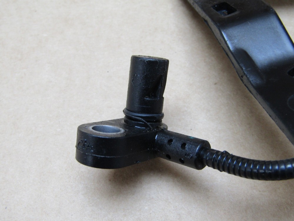 BMW G310R 2021 front ABS sensor (15202)