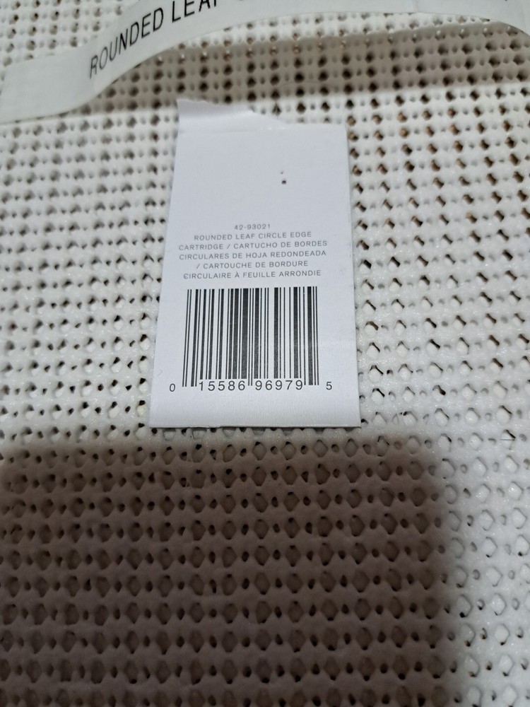 Martha Stewart Rounded Leaf Circle Edge Punch Scrapbooking Crafts