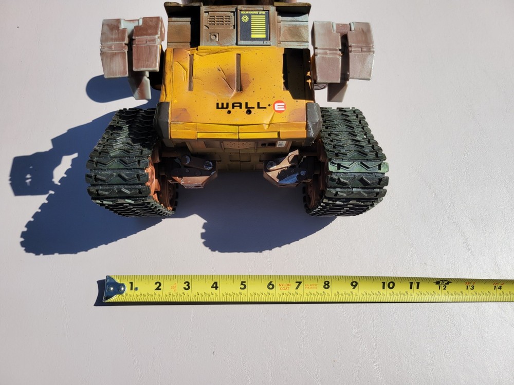 Disney Store Exclusive Wall-E Remote Control Toy Robot 1st Ed UNTESTED NO REMOTE