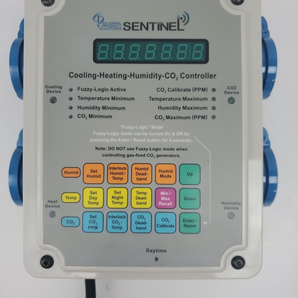 Sentinel CHHC-4PNSR-A Cooling-Heating-Humidity-CO2 Controller - Powers ON