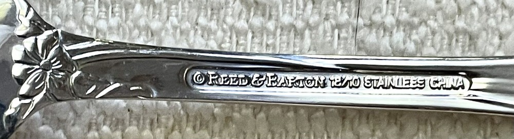 Reed & Barton LA BELLA STAINLESS Pierced Macaroni Server Spoon 9 7/8"
