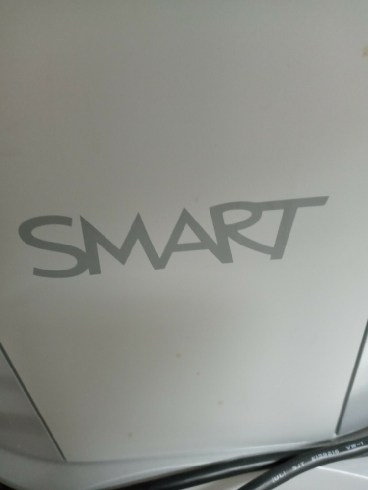 Smart Table 442i Collaborative Learning Center