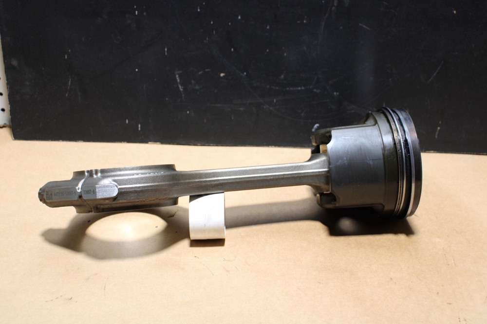 2020 Detroit DD13 Piston and Rod