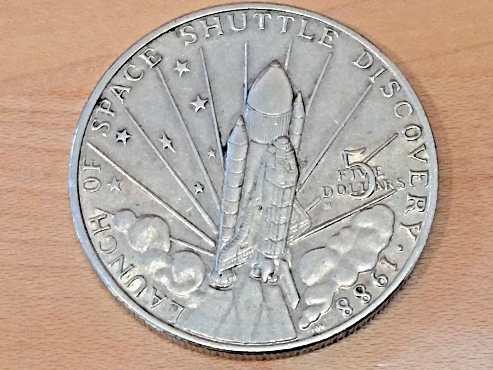Space Shuttle Discovery $5 Commemorative Coin 1988