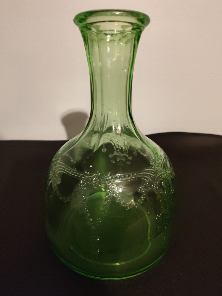 Uranium Vinegar Bottle (Princess Pattern)