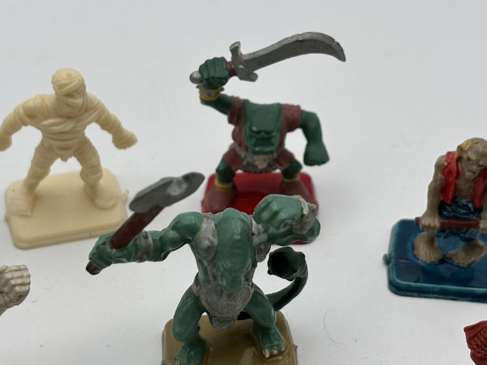 Hero Quest Figure Bundle X 13