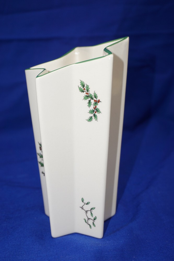 Spode Christmas Tree Star Vase, 6 5/8", in Box