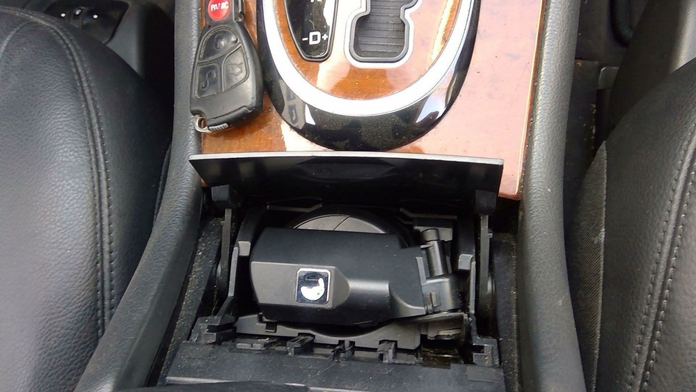 04 MERCEDES S-CLASS Center Cup Holder