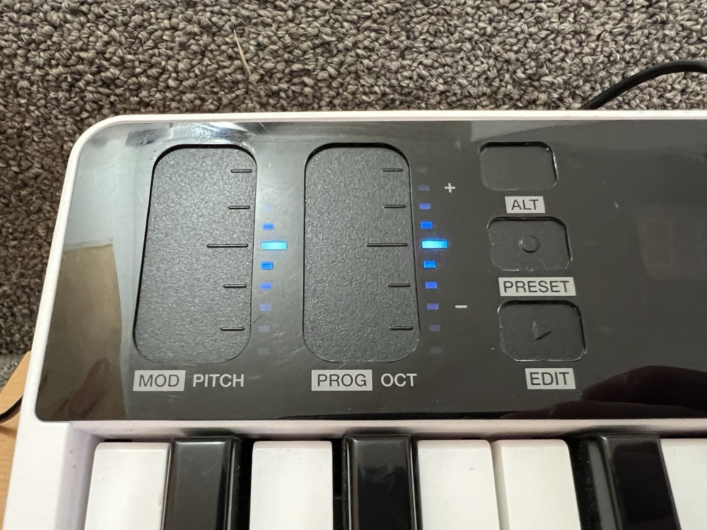 IK Multimedia iRig Keys I/O 25 MIDI Controller Keyboard 25 Keys