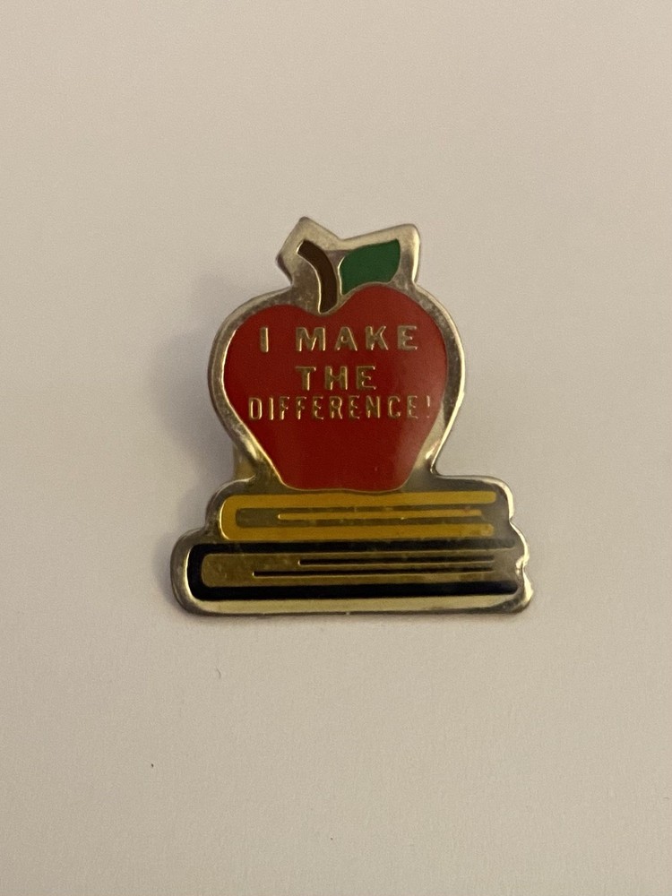 I Make The Difference Teacher Pin Back Button P163