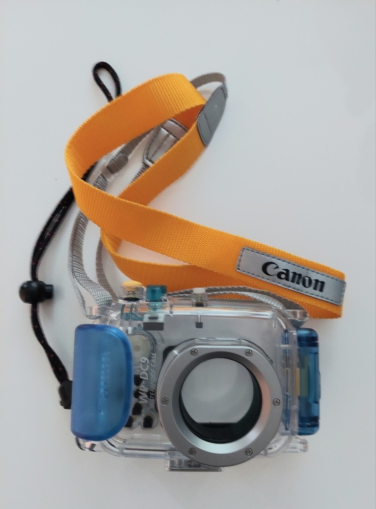 Canon WP-DC9 Waterproof Case for SD800 IS Camera. Hand/Shoulder Strap/ Diffuser.