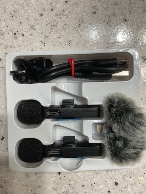 Mini Wireless Lavalier Microphone for iPhone, 2 Pack Mini LED Display Lavalier M