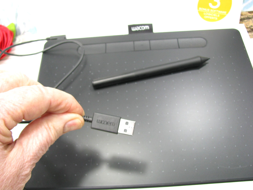 WACOM INTUOS CTL-6100WL, M Wireless Bluetooth/ USB Graphics Drawing Pad, PC/ Mac