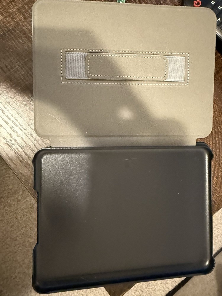 Amazon Kindle Paperwhite 7in 16GB eBook Reader Black with Bundle Cases