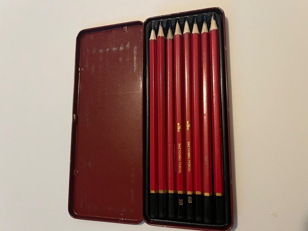 Wilko 8 Sketching Pencils