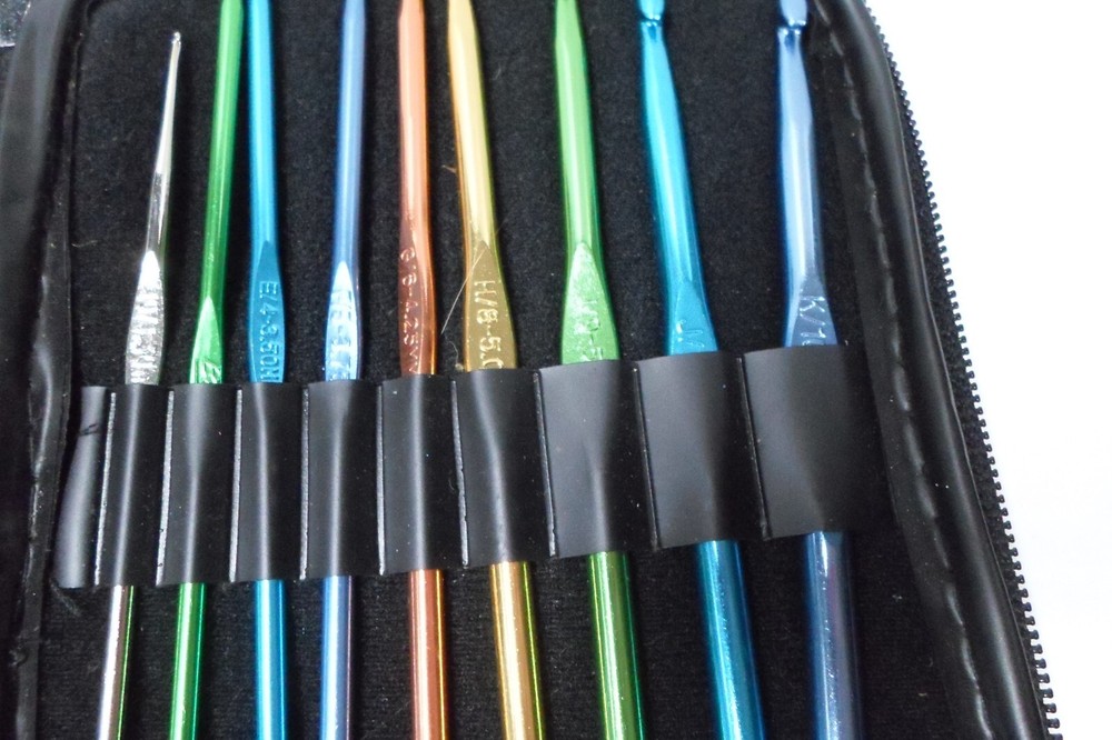Boye Crochet Hook Set Pink Case