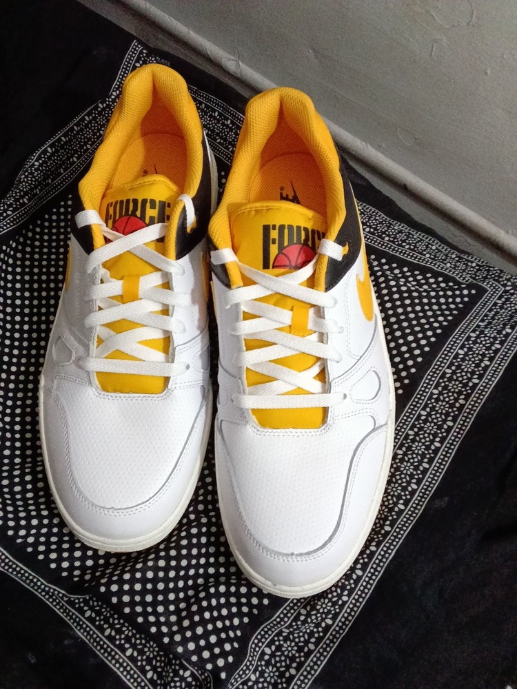 Nike Full Force Low White University Gold Size 12