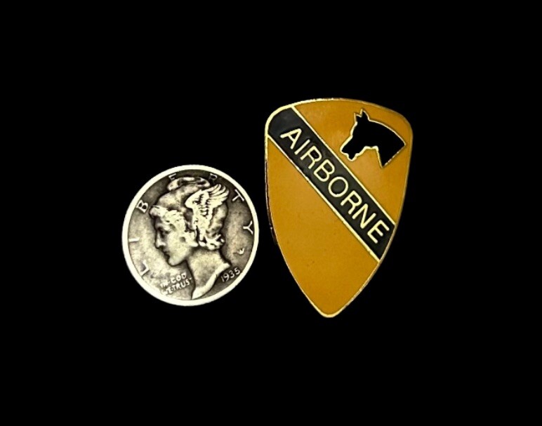 US Army 1st Cavalry AIRBORNE Pin