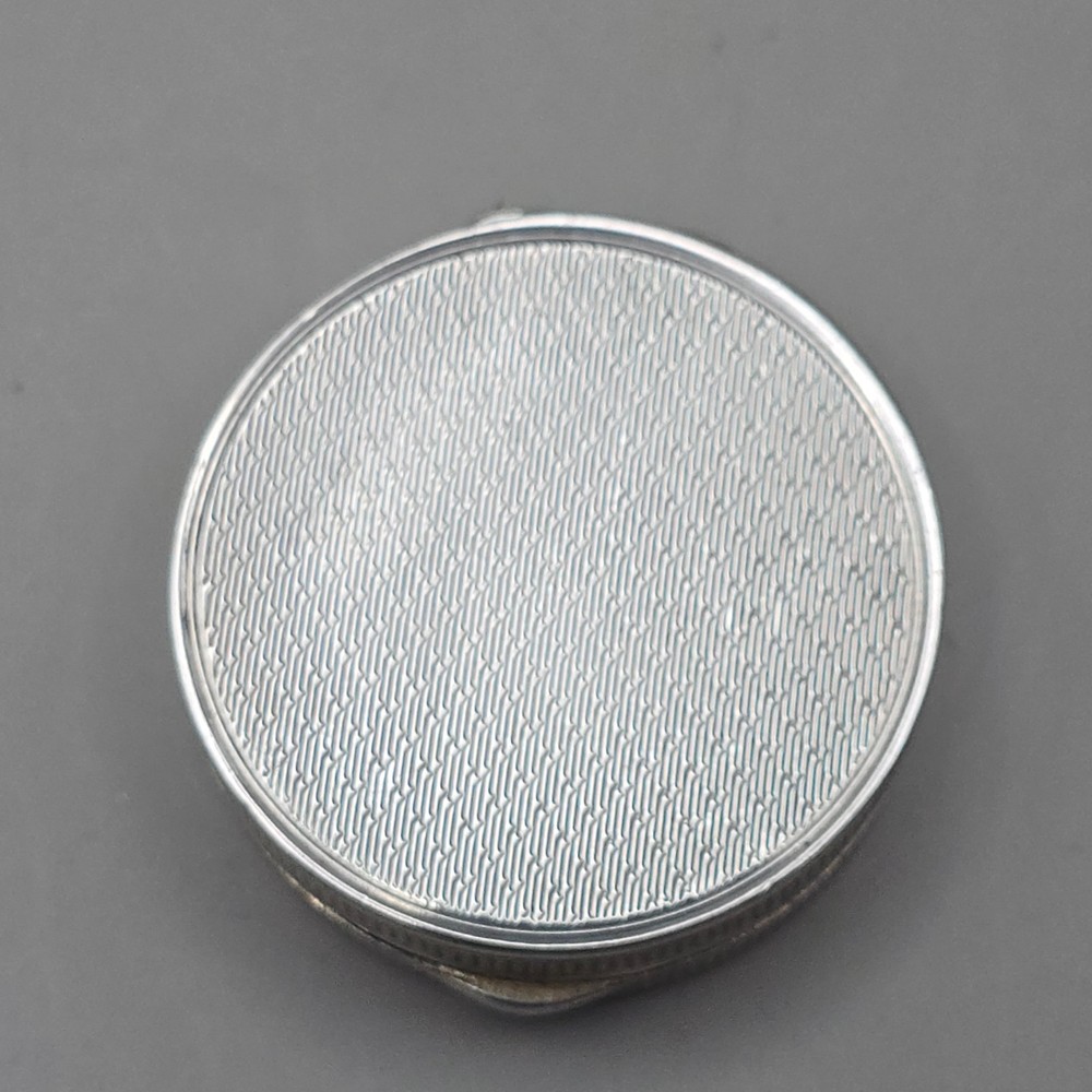 Antique Solid Silver Powder Compact by D Bros Birmingham 1926 – Engine Turned