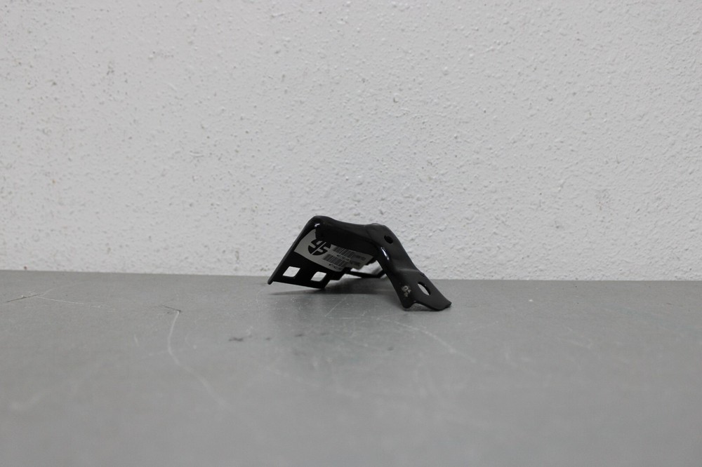 2004 2005 TOYOTA RAV4 LEFT SIDE INNER FRONT BUMPER BRACKET