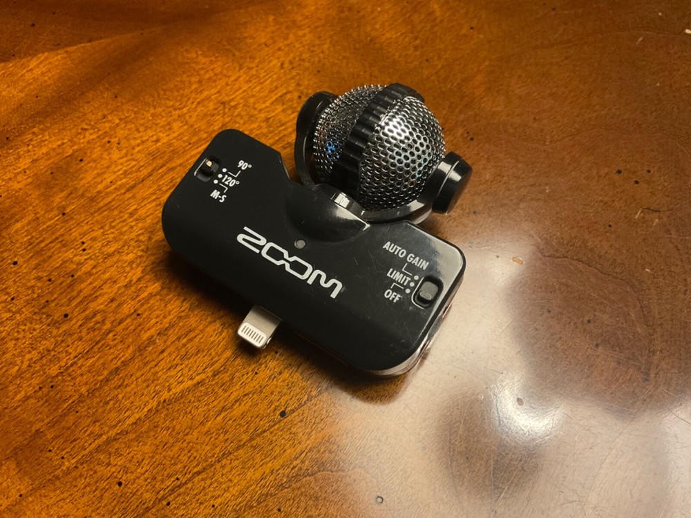 **EXCELLENT**ZOOM IQ5 Stereo Microphone for iOS Devices**