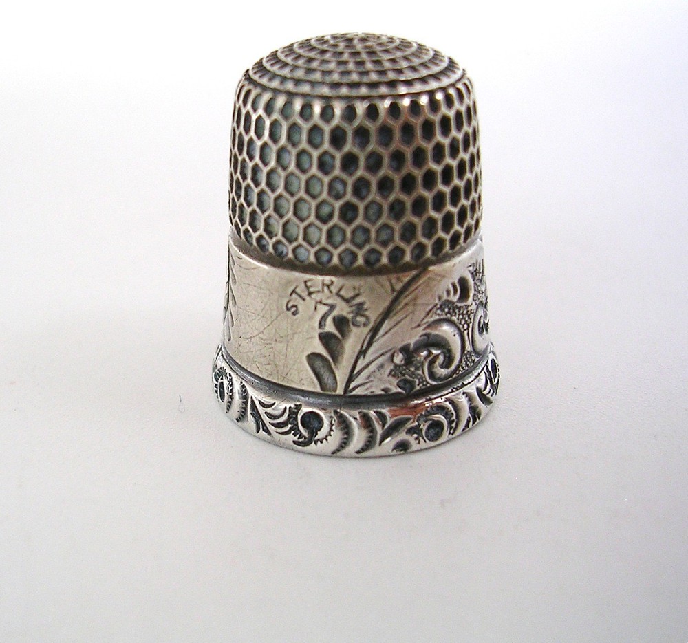 Antique Simons Bro. Sterling Silver Thimble~Acanthus Leaves/Scroll Pattern ~ # 7