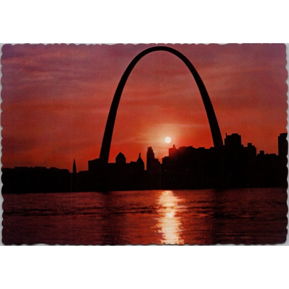 Gateway Arch Sunset St. Louis MO Postcard PC532