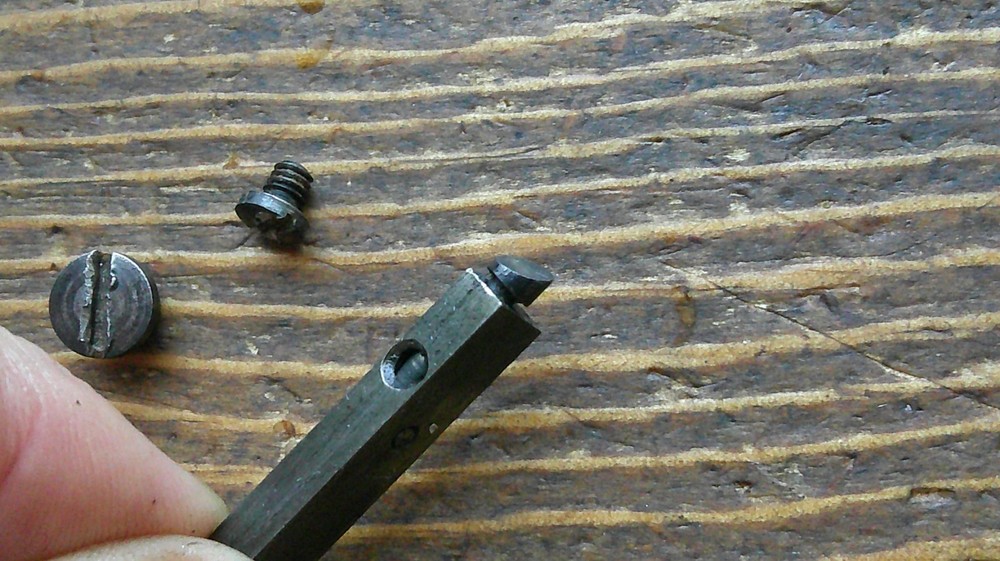 STEVENS 820 - 12GA - Ejector W/ Screw