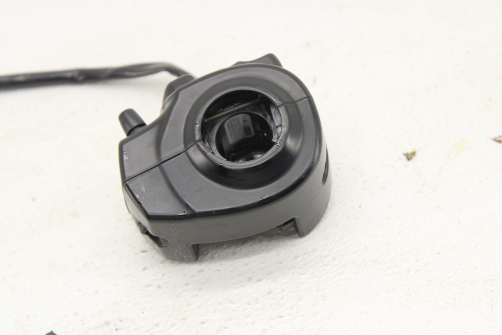 2016-2018 Harley Davidson Touring Road Electra Street Right Control Switch Pack