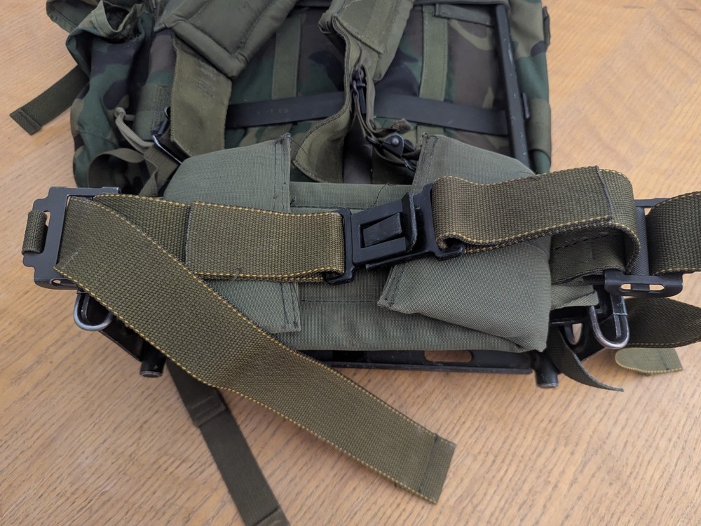USGI Medium ALICE Pack LC-2 Complete W/ Frame, Woodland Camouflage