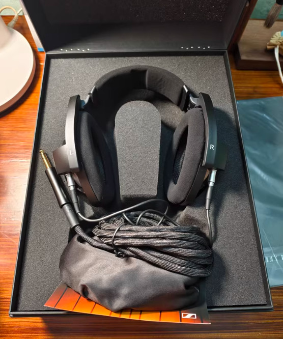 Sennheiser HD 800S Dynamic Open-Back Stereo Headphones