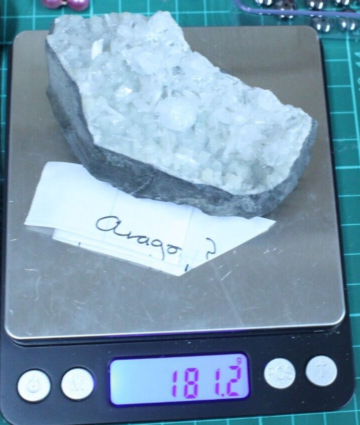 ARAGONITE ON GREY MATRIX