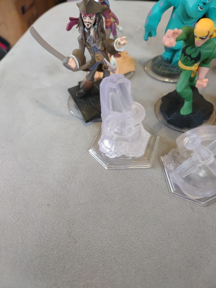 Disney infinity Lot Of 16