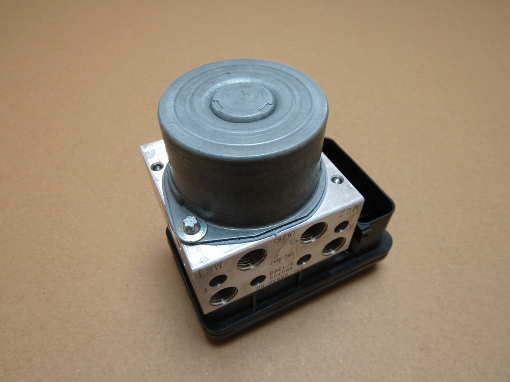 Yamaha YZF-R1M 2020 ABS pump control unit module (9488)