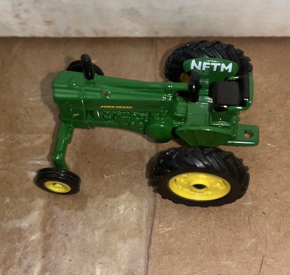 ERTL John Deere 60 NFTM 2000 1/64 NIB