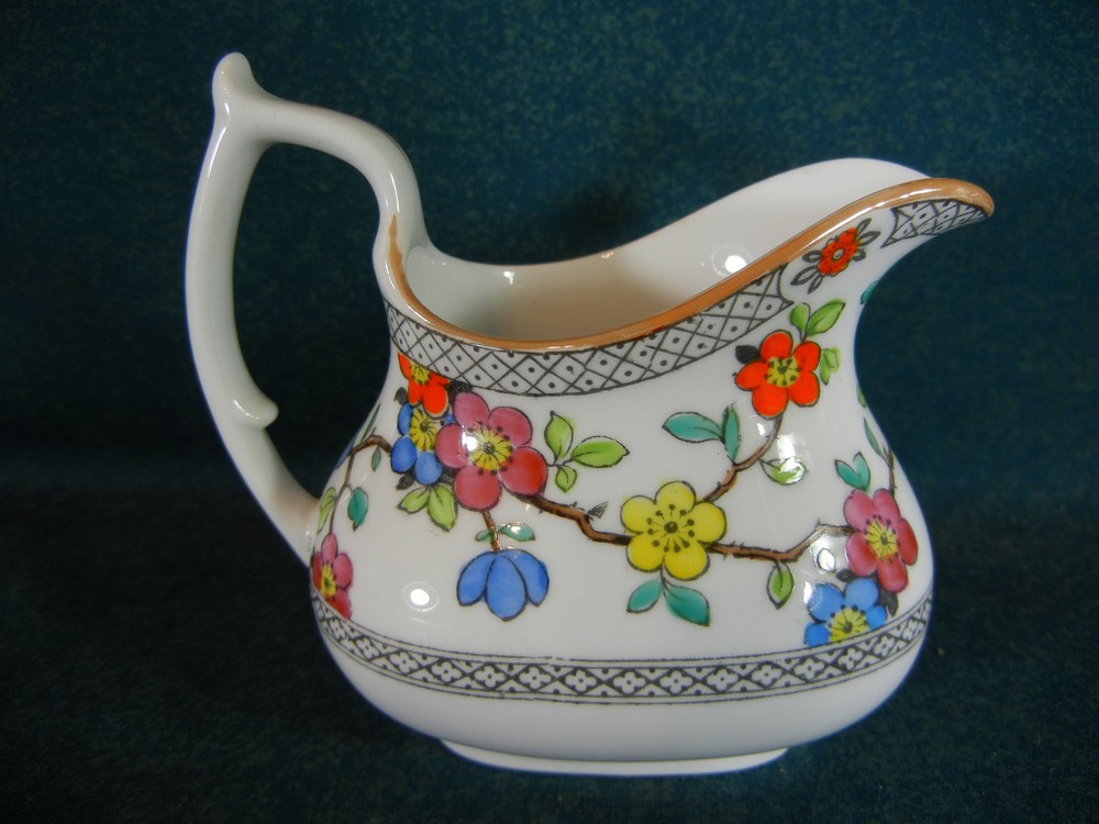 Spode Spring Y5657 Bone China Creamer