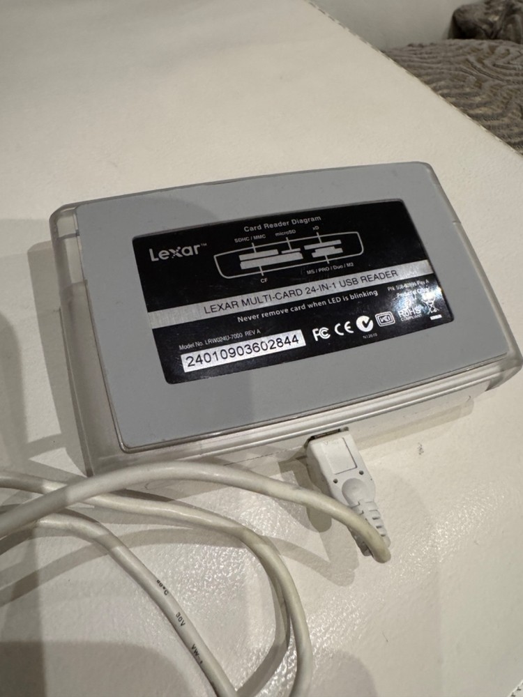 LEXAR MULTICARD 24-IN-1 USB CARD READER