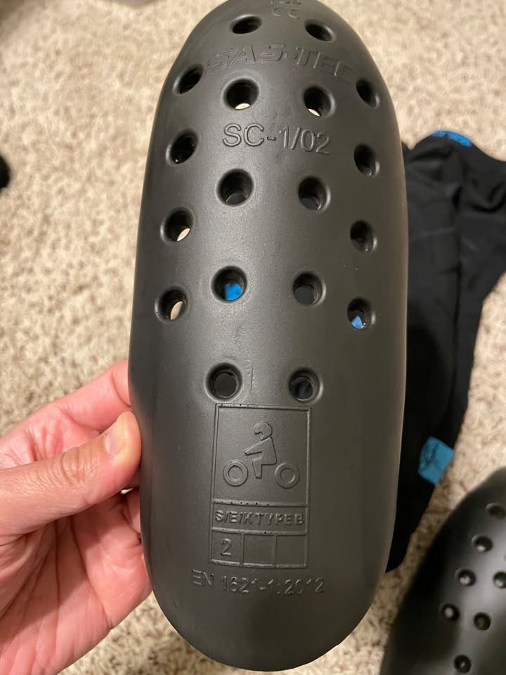 7iDP Sam Hill Knee Pads Size Medium - Black Ride NF Edition