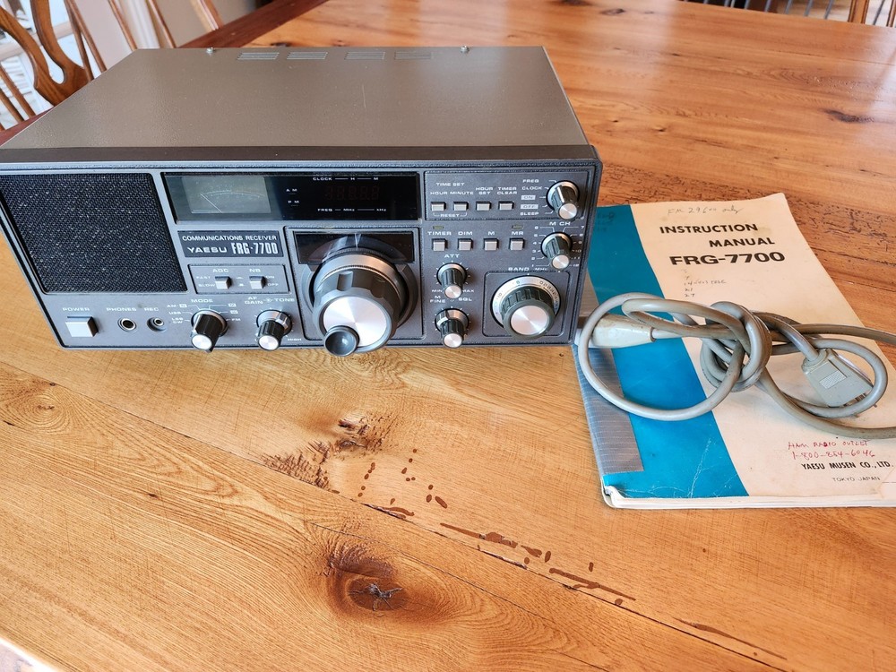 YAESU FRG-7700 RECEIVER