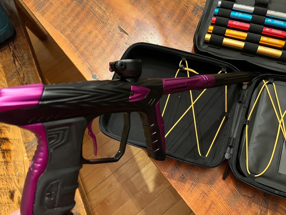 HK Army Luxe idol shredder