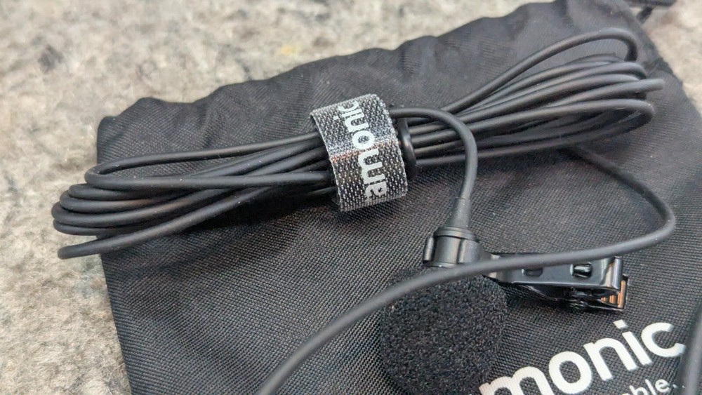 🔥New/Open Box🔥 Saramonic Lavalier Microphone for Apple Lightning Connection