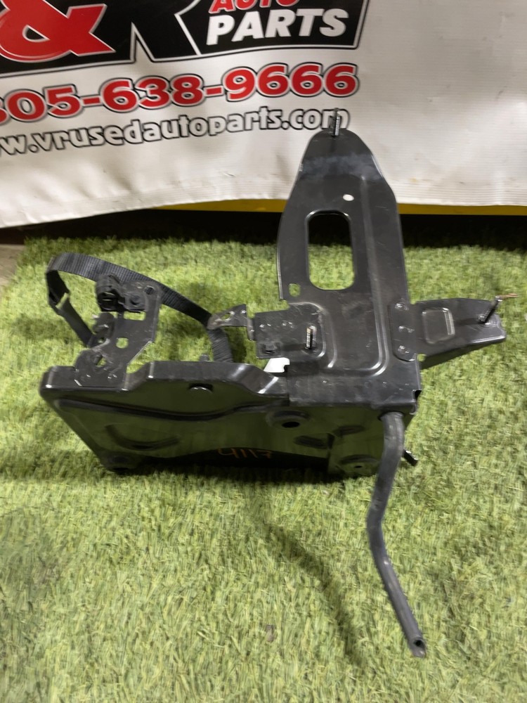 ✅ 2020 RENEGADE Battery Tray OEM