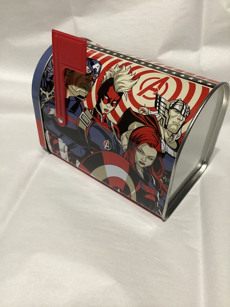 Marvel “Earth’s Mightiest Heroes” Valentines Mailbox Tin