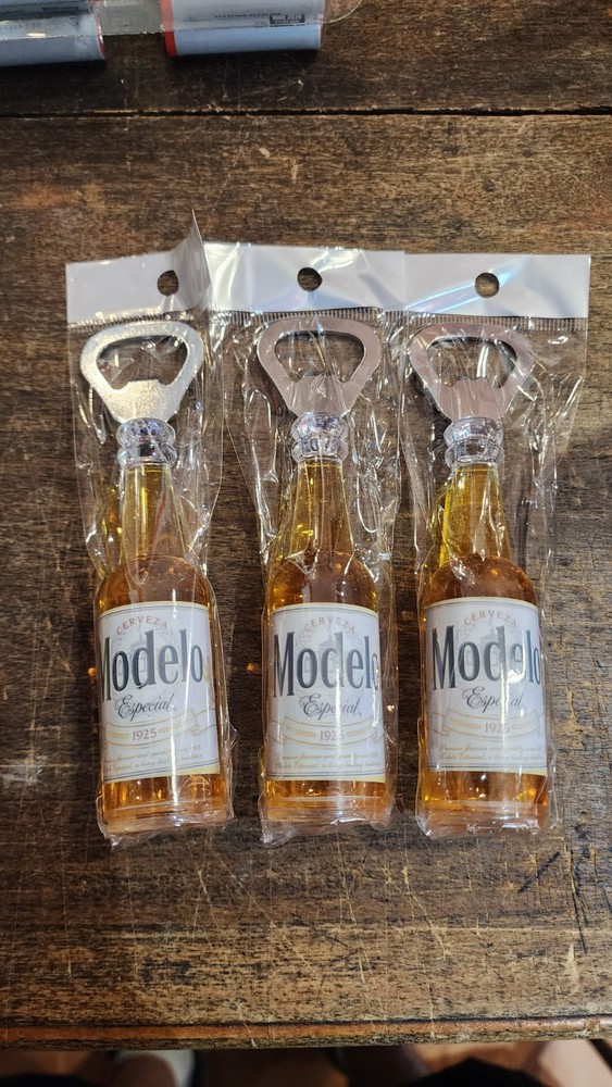 MODELO BEER BOTTLE OPENER