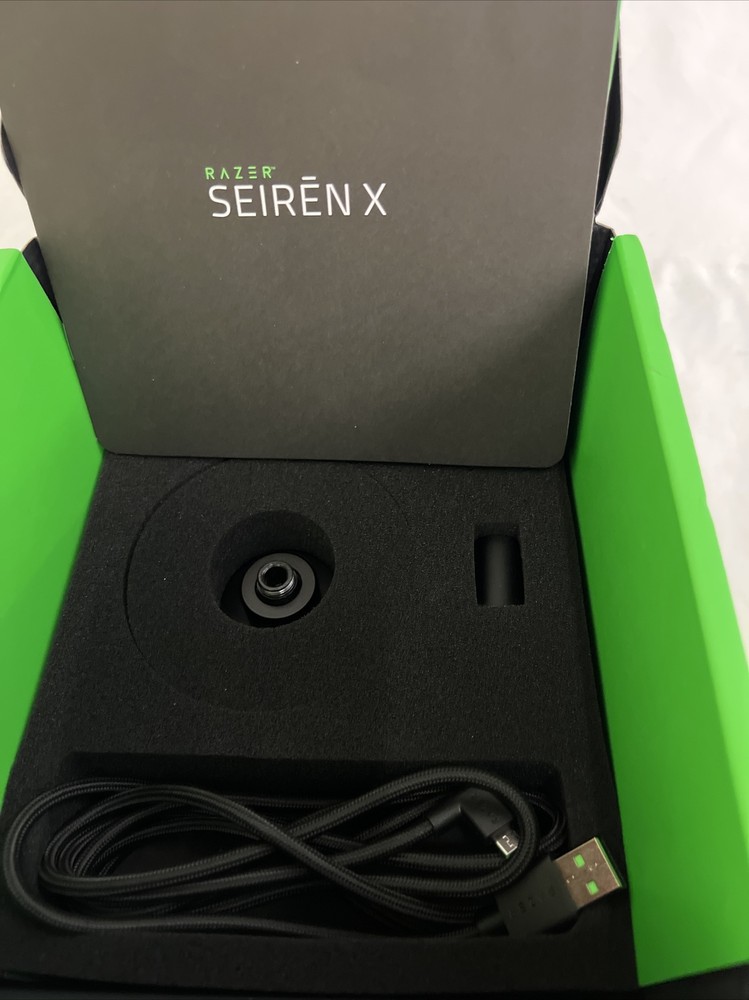 Razer Seiren X Black USB Streaming Microphone built-in Shock Mount