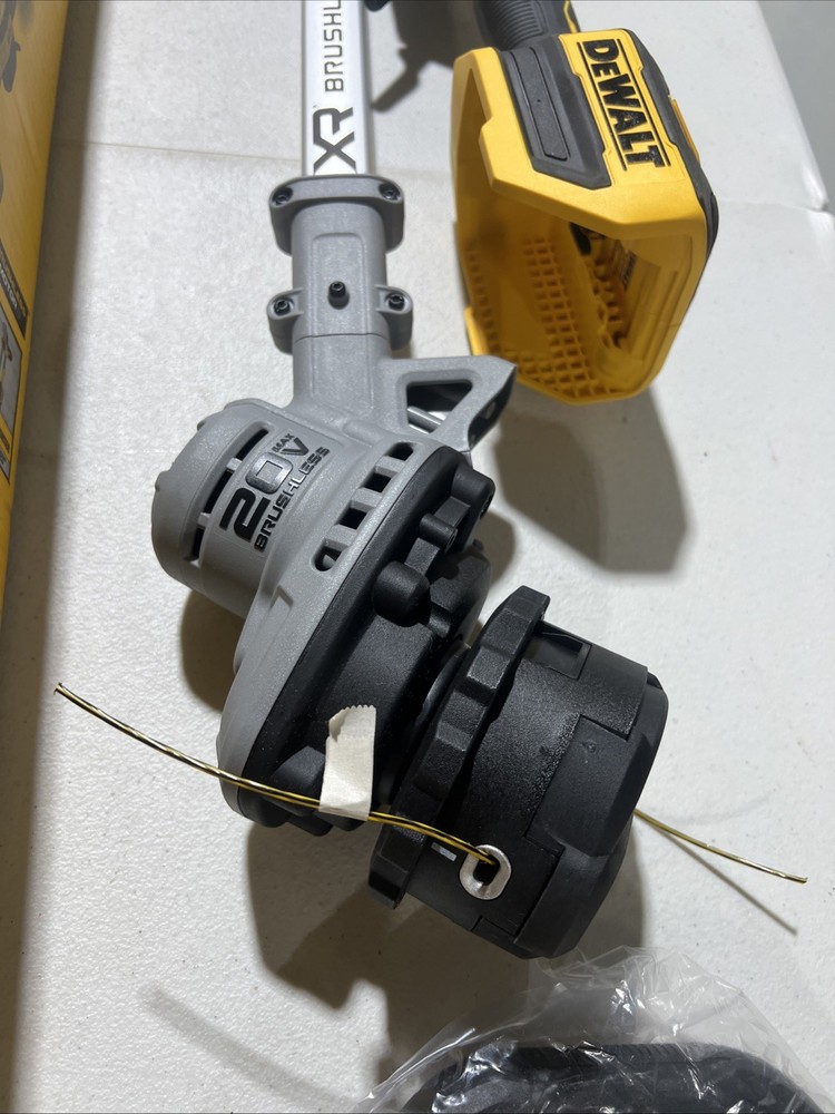 [Open-Box] (DCST922B) DeWalt 20V MAX XR Brushless Folding String Trimmer