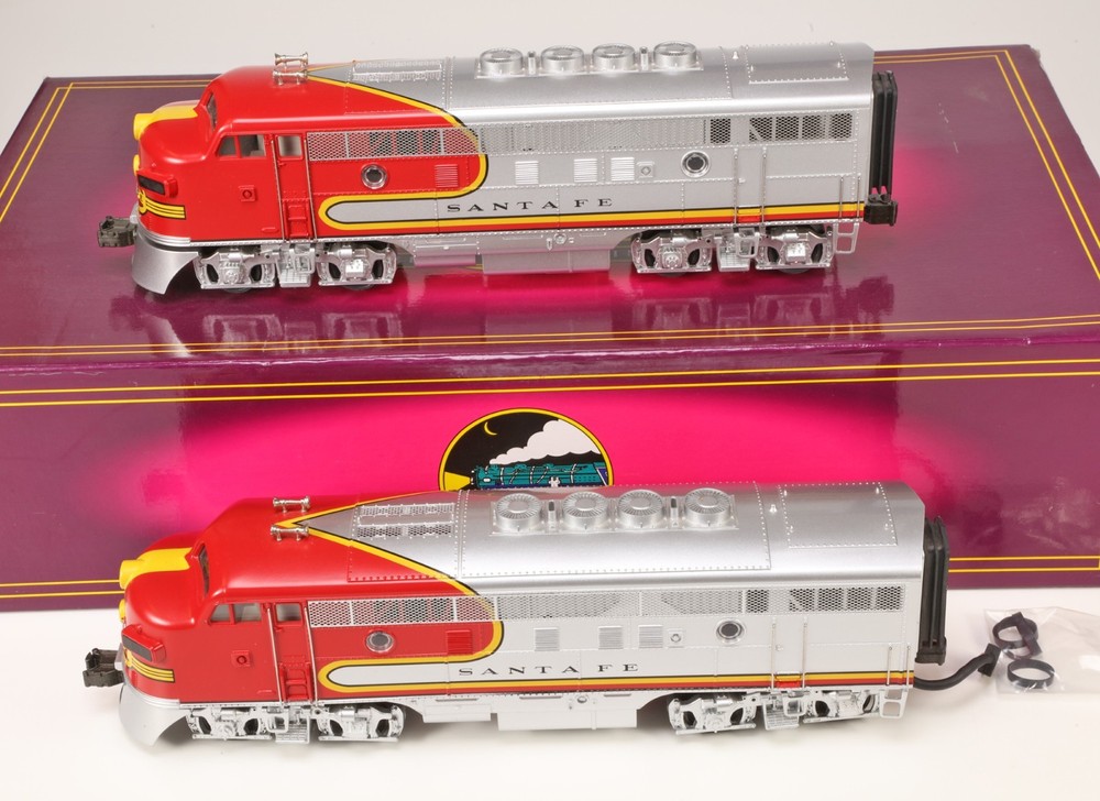 MTH Santa Fe Aluminum Passenger Set