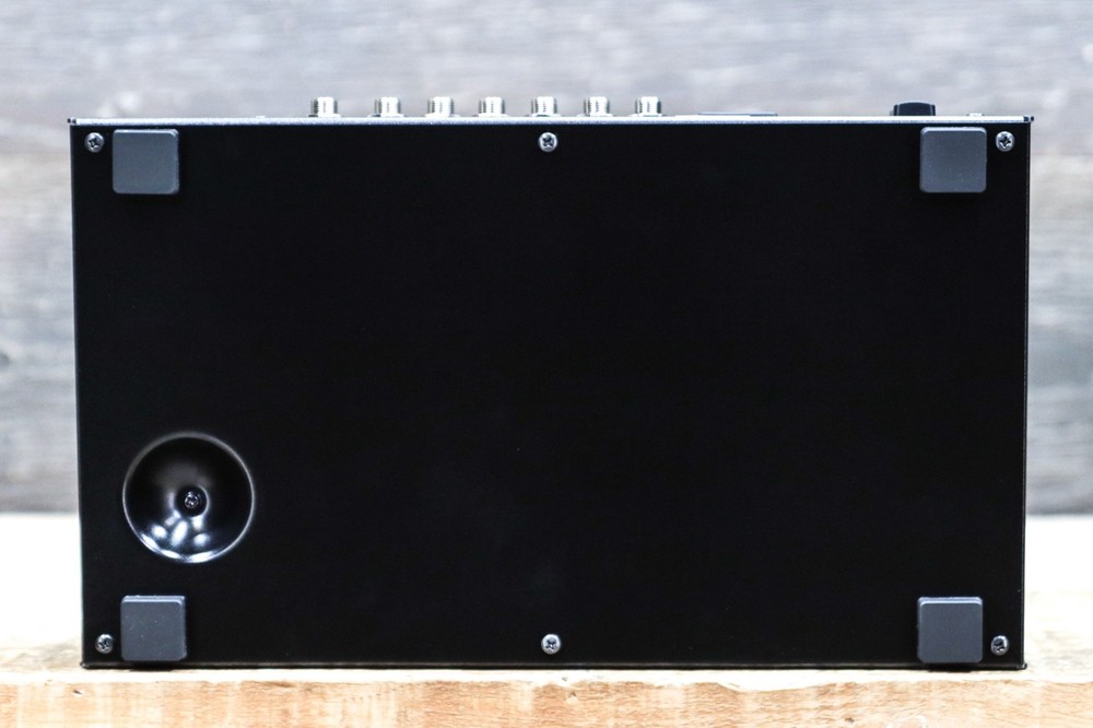 Boss GX-10 Guitar Effects Processor Compact Guitar & Bass Amp/Effects Processor