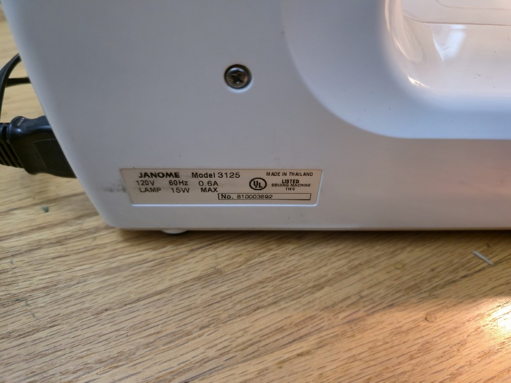 JANOME MODEL 3125 Sewing Machine Pedal Powers On READ!