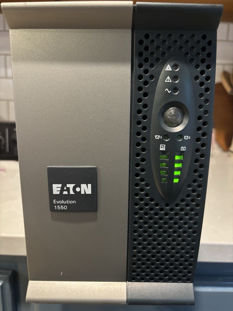 eaton evolution 1550 UPS 1100W